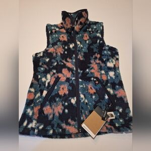 The NorthFace woman’s Campshire Vest 2.0 Size Small NWT